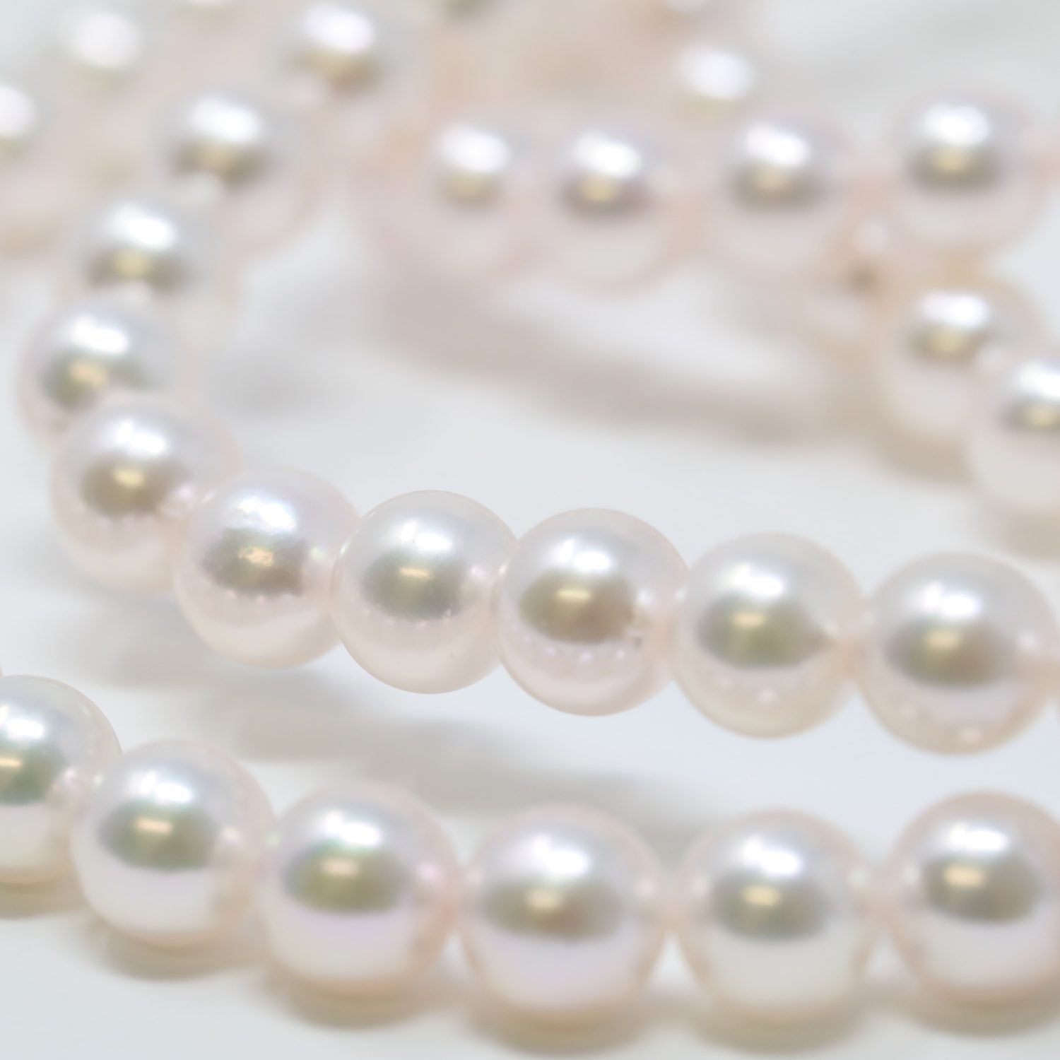 Different ways to wear Long Pearl necklace